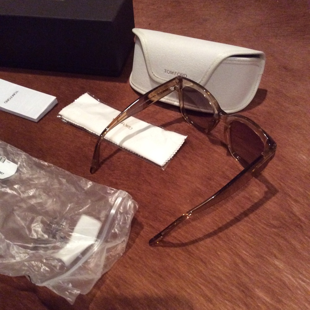 NEW! Tom Ford Sunglasses Set!Great Gift 🎁 - Picture 5 of 8